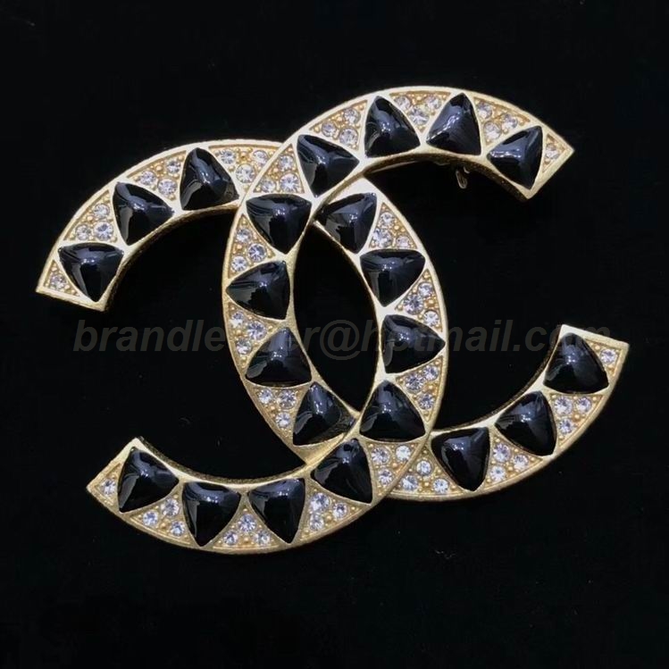 Chanel Brooch 132